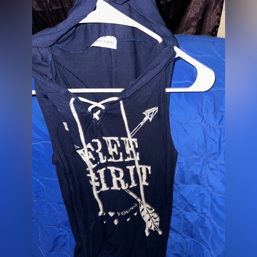 Sleeveless hoodie